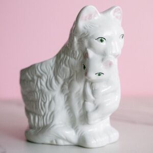 White Mama Cat Carrying Kitten Planter MCM Vintage Retro Garden Cottagecore